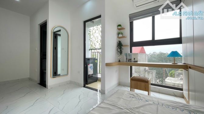 Bán nhà mặt phố Nguyễn Khang - Lô góc - DT 169m2,9 tầng thang máy, MT rộng 46 tỷ - 1