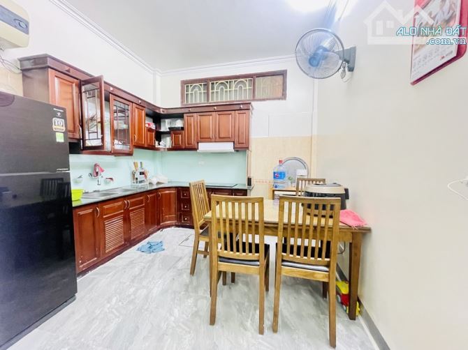 Bán căn nhà 6 tầng 6 PN Láng Thượng - Đống Đa, 30M ra Ô tô - 1