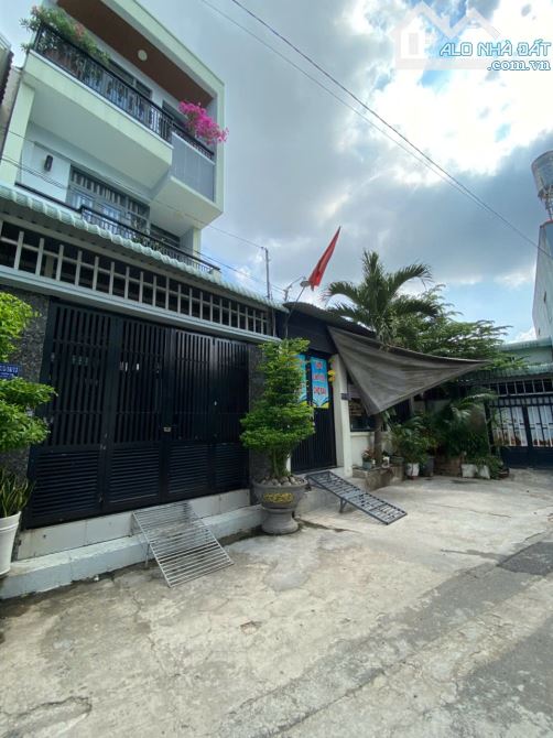 LÔ GÓC 2 MẶT, NGANG GẦN 7M - KHÔNG LỘ GIỚI - HẺM XE HƠI QUAY ĐẦU - XÂY TỰ DO  GIÁ CHỈ 4TỶ - 1