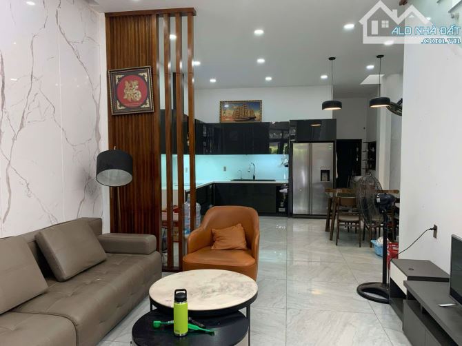 BÁN GẤP SIÊU PHẨM 3 TẦNG - MT VŨ XUÂN THIỀU KHU VIP VEN SÔNG HÒA XUÂN, CẨM LỆ - CHỈ 6.5 TỶ - 1