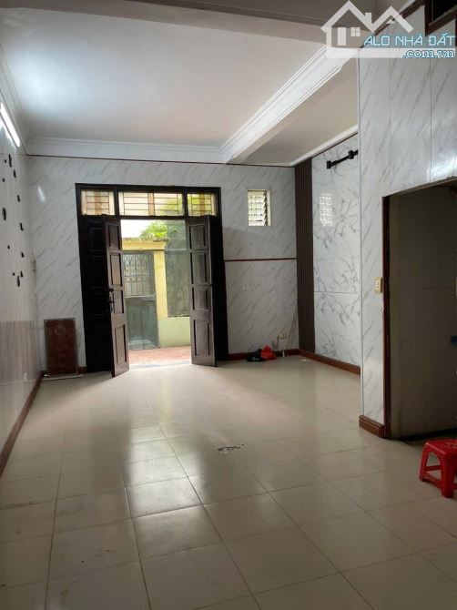 VÀI BƯỚC RA MẶT PHỐ VÕ CHÍ CÔNG-TRƯỚC NHÀ CÓ SÂN RỘNG THOÁNG-DÂN XÂY CHẮC CHẮN-48M2*3T - 1