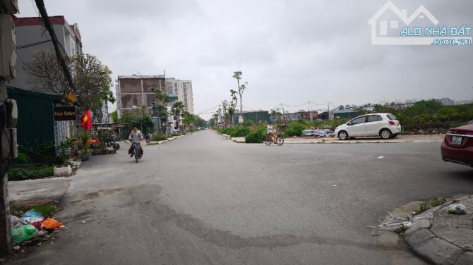 SIÊU PHẨM NGỌC THỤY - MẶTNGÕ Ô TÔ TRÁNH KINH DOANH - THANG MÁY - KHU VỰC GẦN CÔNG VIÊN - 1
