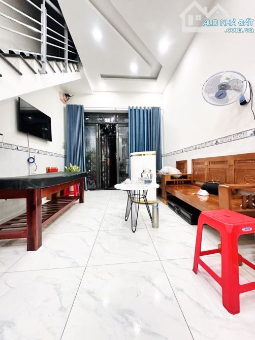 Cần bán nhà  48m2, 2 tầng, hẻm thông thoáng, sổ vuộng đẹp, - 1