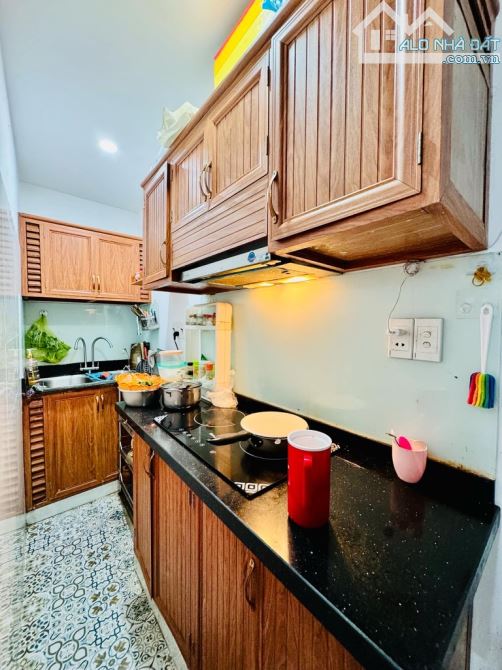 NHÀ MỚI VÀO Ở LUÔN -  THÍCH QUẢNG ĐỨC P5 PN - 30M (3x10) 4 TẦNG BTCT - 2 PN 3 WC- 4. TỶ - 1