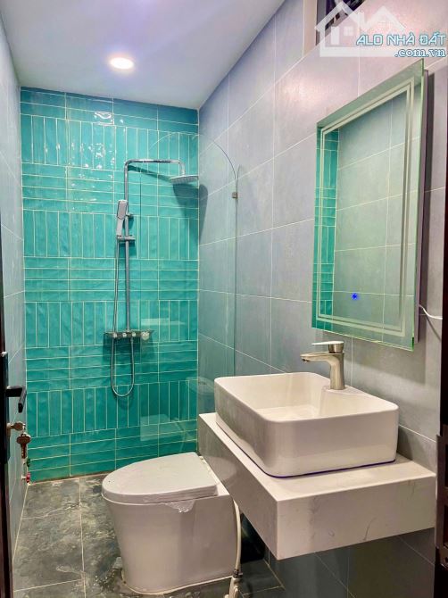 NHÀ ĐẸP 4 LẦU HẺM 7M CHỈ CÁCH MT HẬU GIANG 20M - 1