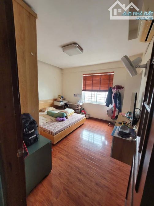 Bán chung cư KĐT Việt Hưng - 103m2 - 3 PN- Giá 4,8 tỷ - 1