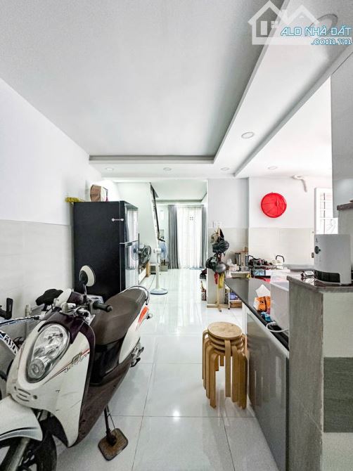 🔥 Bán gấp! Bán nhà HẺM XE HƠI Trần Hưng Đạo 4.9x10=49m² 2PN, HXH kinh doanh - 1