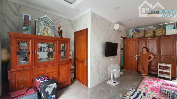 🔥 Bán gấp! Bán nhà Nguyễn Thị Minh Khai 49m² nở hậu 9m 5 tầng, hẻm 3 gác, KD tốt - 1