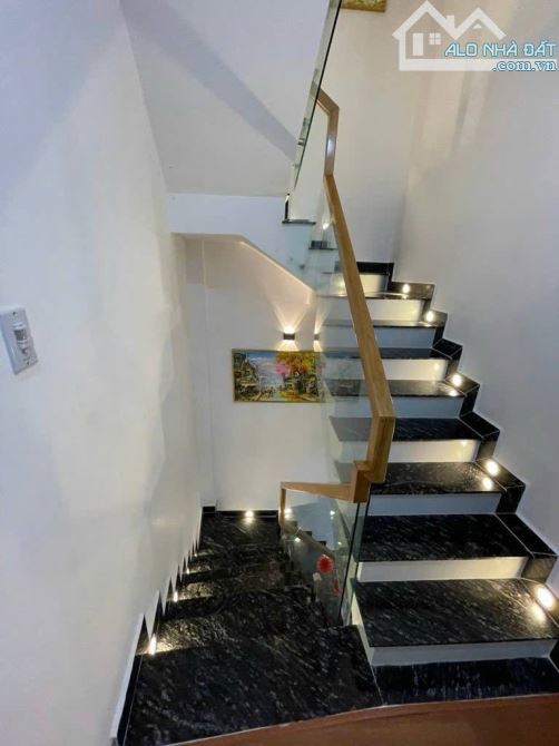 Nhà 2 mặt tiền hẻm xe hơi đường Tân Vĩnh, gần hồ bơi Vân đồn quận 4, giá nhỉnh 7 tỉ. - 1