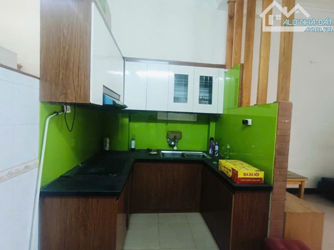 Vừa bán vừa tặng căn nhà 2.5 tầng đủ công năng với 3p ngủ tại ngõ 94 Thượng Thanh, LB - 1