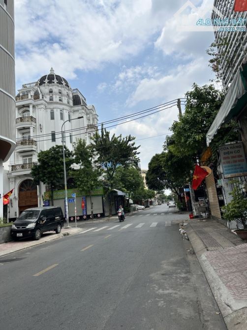MTKD Nguyễn Xuân Khoát, Tân Phú, 76m2, 4 Tầng, 7,4m x 10,3m, chỉ 15,5 tỷ - 1