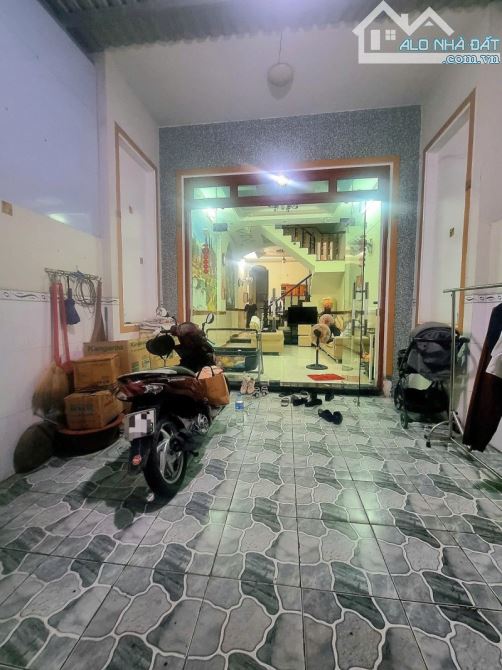 Bán nhà 1 Trệt 1 Lầu Đông Hòa,đường xe hơi vào tận nhà,cách đường lơn 50m - 1