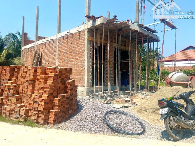 Bán nhà mới đang hoàn thiện Diên Phú-Diên Khánh đường oto, qh rộng 20m - 1