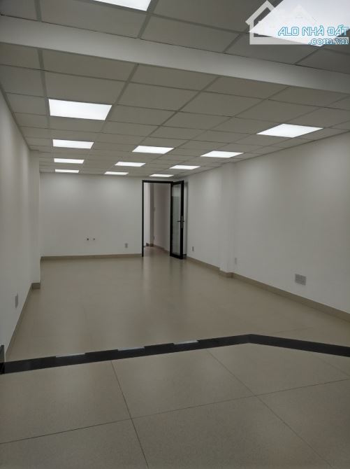 Toà nhà văn phòng 4x20m, hầm 4 tầng sàn trống ngay Lương Định Của, P. An Phú - 1