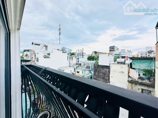 Khai Trương căn hộ ngay trung tâm quận 1, cửa sổ đón nắng, ngay cầu Nguyễn Văn Cừ - 1