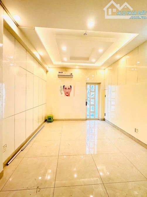 MẶT TIỀN ĐƯỜNG 3/2; LÒNG ĐƯỜNG 30M VỈA HÈ RỘNG- CHO THUÊ KINH DOANH, 6 TẦNG - 1
