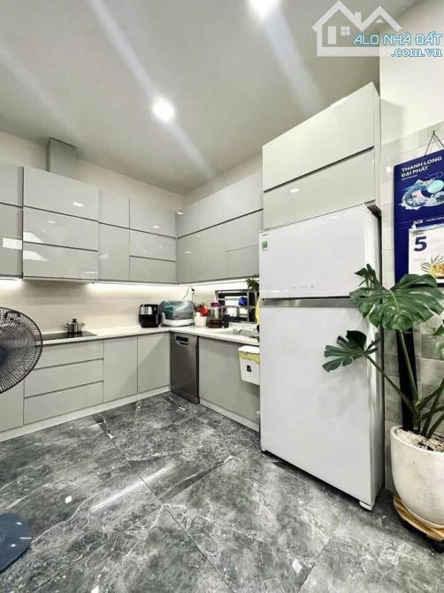 💎 Siêu phẩm Quận 3 – Bán nhà Kỳ Đồng – 64m² – 4 tầng – Ngang khủng 7.5m – Giá 18 Tỷ - 1