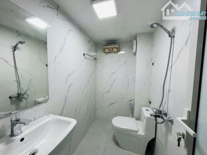 BÁN NHÀ LẠC LONG QUÂN- CẦU GIẤY- DT: 27/30M, 5 TẦNG, MT 3.8M, GIÁ 5.7 TỶ - 1