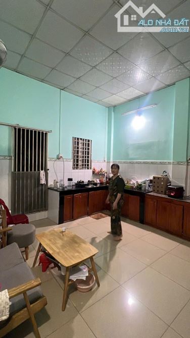 Cho Thuê nhà gần chợ 26, Khu Quân Đoàn 4, đường lớn, chỉ 5,5tr - 1
