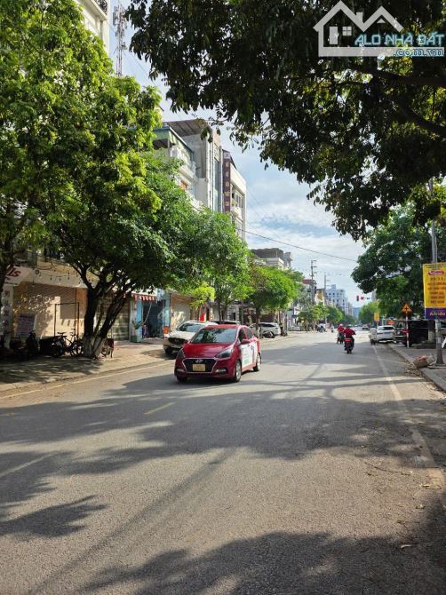 Bán nhà cấp 4 đường Nguyễn cao Ngay Đg N Tất Tố DT 73m, MT5m, Hướng TB, Giá 20 tỷ - 1