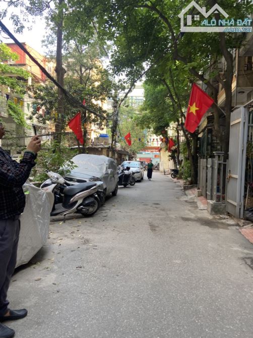 Bán căn nhà phân lô 5 tầng, Ô tô đô cửa, 30M ra phố lớn. - 1