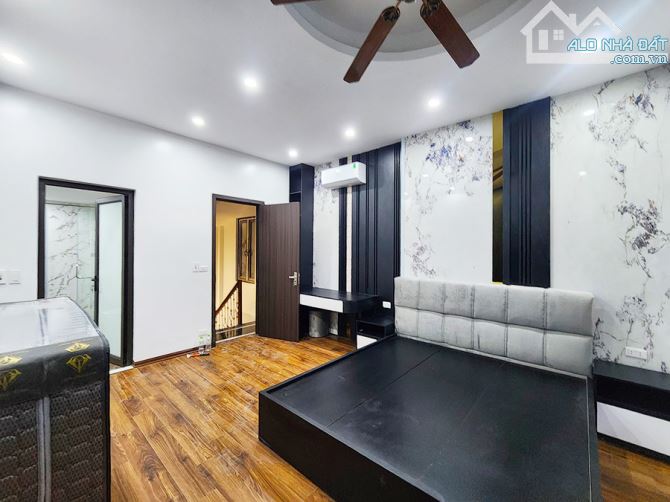 Bán nhà mặt phố Đê La Thành 38m2 sau quy hoạch sẽ là 4 làn đường 13.5 tỷ - 1
