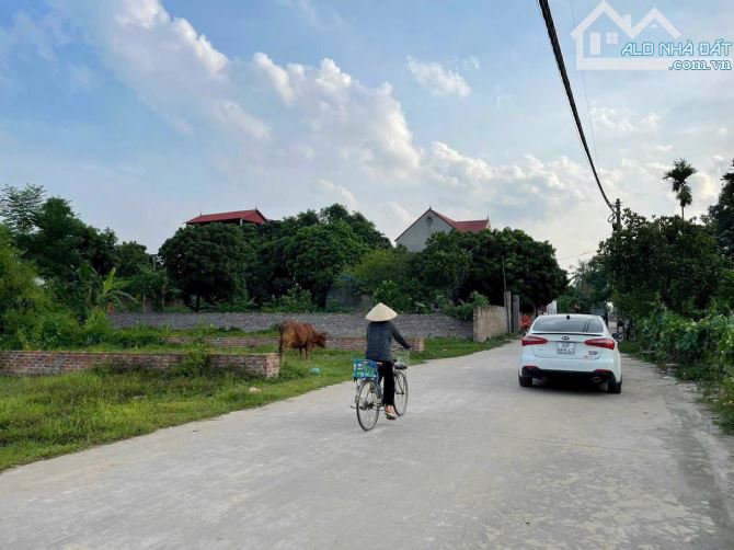 💯 TRỤC CHÍNH THẮNG HỮU - MINH TRÍ - ĐỐI DIỆN SÂN BÓNG - ĐƯỜNG 7m - FULL THỔ CƯ - GIÁ 2x t - 1