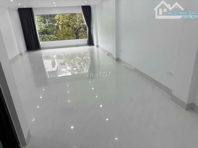 Cho Thuê Mặt Bằng Tầng 2 Riêng Biệt, Thông Sàn, Vị Trí Đắc Địa Khâm Thiên – Giá Tốt! - 1