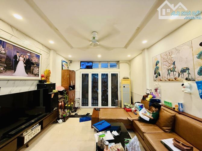 ĐÌNH THÔN 60M2 - TT QUẬN - DÂN XÂY - KCBT CHẮC CHẮN - GẦN PHỐ - 1