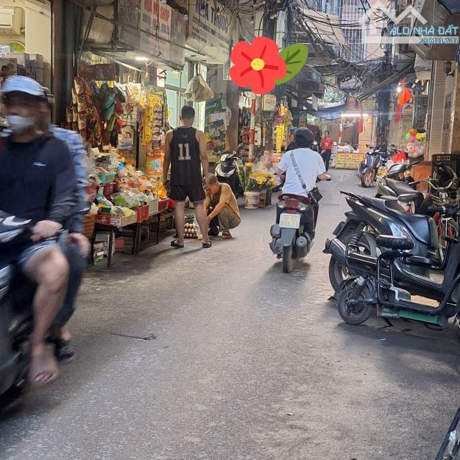 7,8 tỷ nhà mặt chợ kinh doanh ngõ thông ô tô ngã tư Khuất Duy Tiến  Q thanh xuân - 2