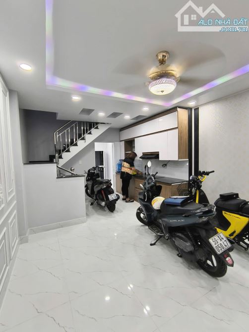 BÁN NHÀ MỚI QUẬN 3 - CMT8 - 3PN 3WC - 5,85 TỈ ĐỒNG - 1