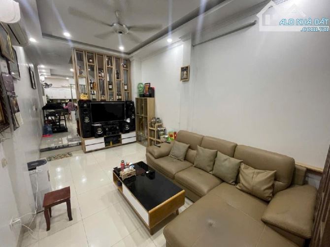 BÁN NHÀ 56M2, 4 TẦNG Ở NGỌC LÂM, LONG BIÊN - NGÕ THÔNG, DÂN XÂY, AN SINH ĐỈNH - HƠN 9 TỶ - 1
