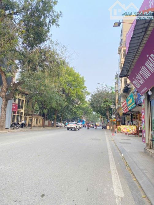 Mặt phố Nguyễn Thái Học - Kinh doanh đỉnh - MT rộng - Sổ vuông. - 1