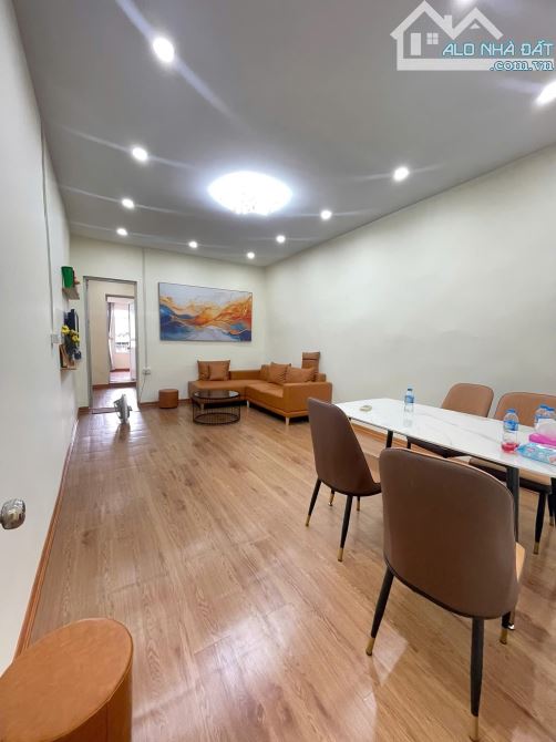 Bán nhà phố Vũ Hữu - 116m2 - phân lô,oto tránh - 20m ra mặt phố - 22 tỷ - 1