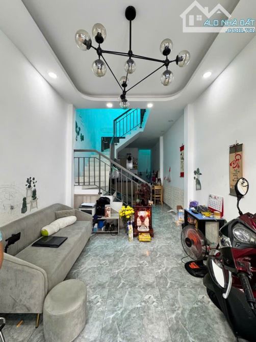 Nhà phố 2 tầng hẽm xe tải chưa đến 4 đồng DT46m2 - Ngang 4m Sổ đẹp nở hậu tài lộc - 1