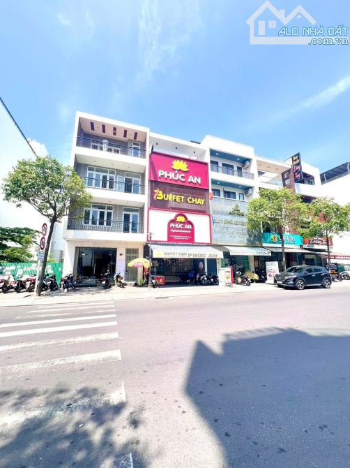 bán nhà phố 4 tầng 130.5m2 ngang 6m có sổ hoàn công 4 tầng mặt tiền đường thích quảng đức - 1