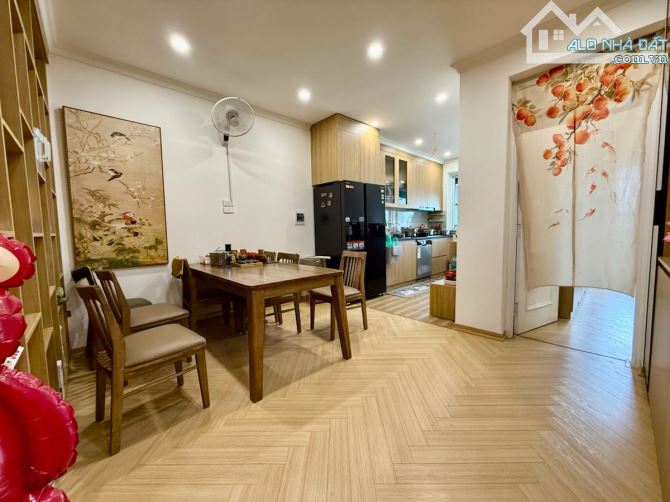 Bán căn hộ 131m2, 3 ngủ , KĐT Trung Hòa, 34T, Giá 10.4 tỷ - 13