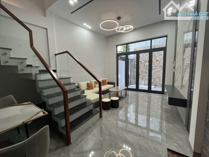Nhà 3 tầng Kiệt Trần Phú Cách Mặt Tiền đường chính 20m - 17