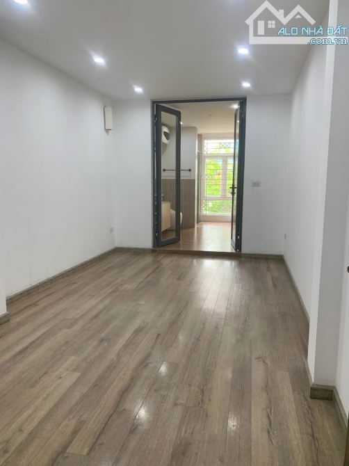 Phạm Ngọc Thạch, 40m, 3ngủ, Ô tô tránh dừng đỗ, Vỉa hè kinh doanh, 2 mặt ngõ, Sổ vuông đẹp - 2
