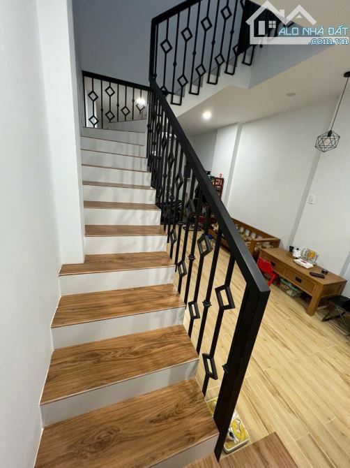 HẺM XE HƠI LÊ QUANG ĐỊNH - DT 3.8M x 10M - SÁT MẶT TIỀN - NHÀ MỚI HOÀN CÔNG - CHỈ 5.X - 2