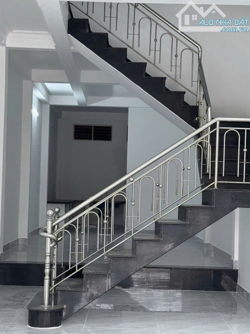 [Mặt tiền] Bán nhà 3 tầng Mặt tiền kinh doanh Nguyễn Trãi, tp. Huế (Đối diện chợ Tây Lộc) - 2