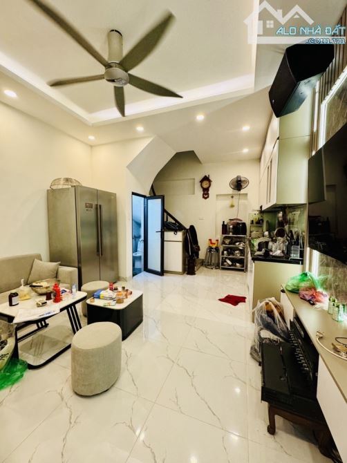 BÁN GẤP NHÀ 225 M2-4 T- MT 12 - PHỐ HUẾ - HAI BÀ TRƯNG VỊ TRÍ ĐẸP GIÁ TỐT ĐẦU TƯ - 84 TỶ - 2