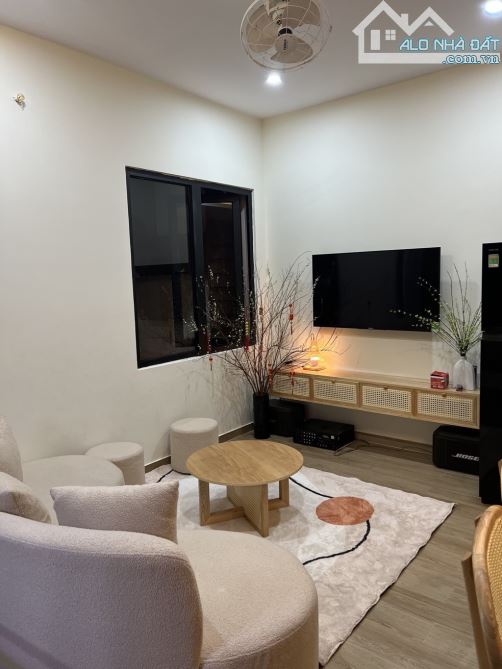 TOÀ NHÀ 4 TẦNG ĐƯỜNG HÀN THUYÊN - CÓ DÒNG TIỀN - NỘI THẤT XỊN XÒ - CÓ THANG MÁY - 2