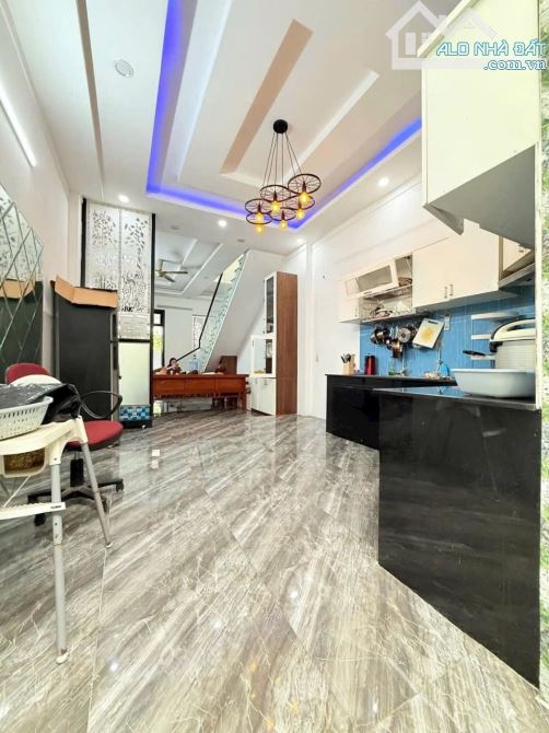 Nhà 2 tầng  lê phong Tân bình tp dĩ an  dt 70m - 2