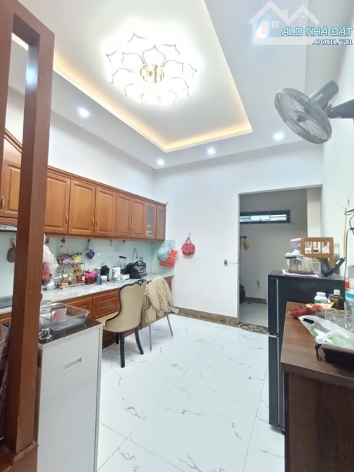 BIỆT THỰ GIÁ RẺ - DT 192M2, NỘI THẤT XỊN, ĐƯỜNG 5M5 KHU TDC HOÀ LIÊN - CHỈ 4.7X TỶ - 2