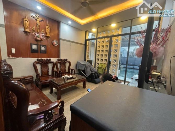 Bán Nhà  Mặt Tiền .Nguyễn Văn Quá . Q12 . 6 Lầu. 4 x 20 . Nhỉnh hơn 11 Tỷ - 2