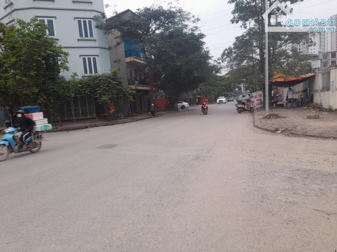 ĐẤT ĐẤU GIÁ ĐỒNG MAI LÔ GÓC ĐƯỜNG 2ÔTÔ TRÁNH - 2