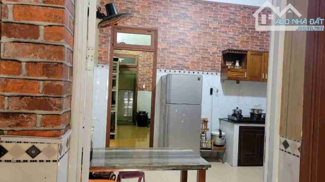 BÁN NHÀ 3 TẦNG MẶT TIỀN  ĐƯỜNG HẢI HỒ SÁT CHỢ ĐỐNG ĐA - 2