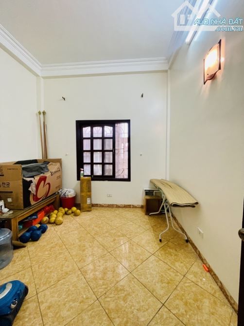 Bán căn nhà 6 tầng 6 PN Láng Thượng - Đống Đa, 30M ra Ô tô - 2