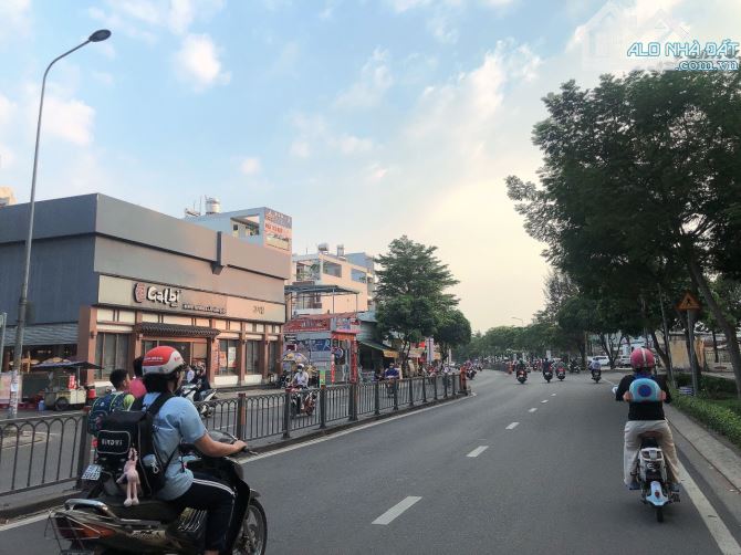 Bán nhà đẹp ở ngay HXH Nguyễn Oanh 92m2 ngang 4m 2 lầu gần siêu thị Lotte 7 tỷ 100. - 2
